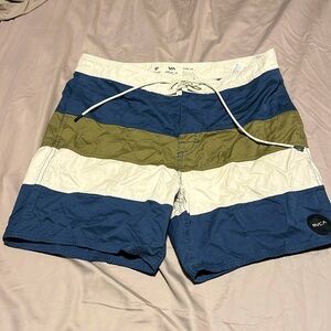 RVCA Mens 34 Board Short